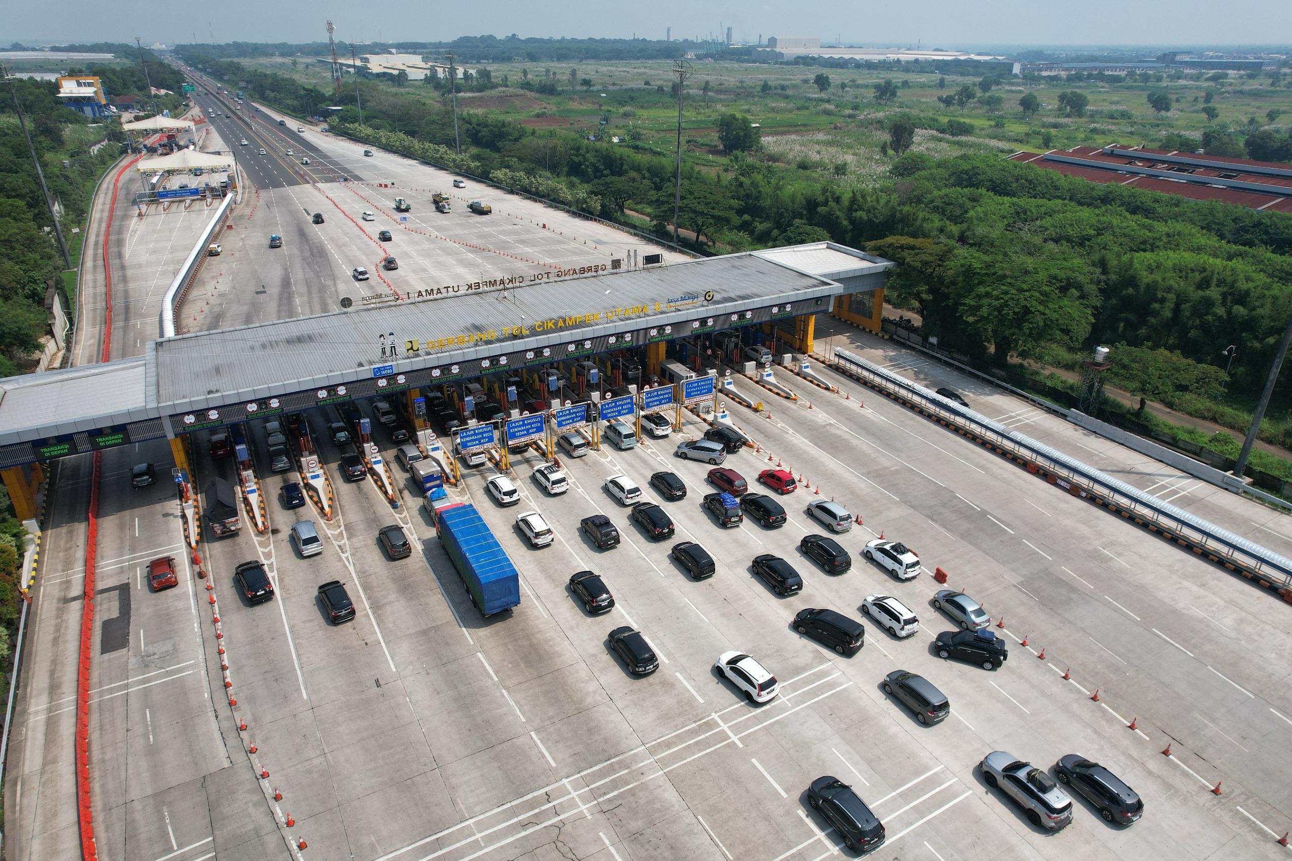 Gerbang tol Cikampek Utama
