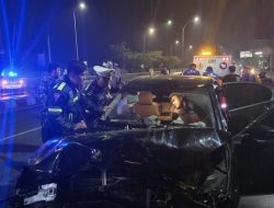 Gegara Ikuti Petunjuk Maps, Mobil BMW Terjun dari Ruas Tol Krian-Gresik yang Belum Tersambung