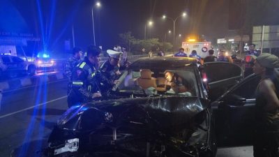 Gegara Ikuti Petunjuk Maps, Mobil BMW Terjun dari Ruas Tol Krian-Gresik yang Belum Tersambung
