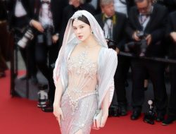 Diusir dari Festival Film Cannes, Gaun Transparan Zhao Yingzi Jadi Perdebatan Warganet