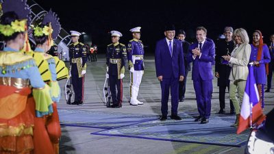 Presiden Macron di Jakarta: Diplomasi, Tarian, dan Persahabatan