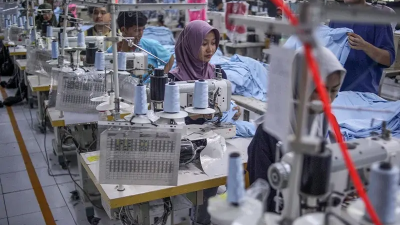 PMI Manufaktur Indonesia Kontraksi, Pelaku Usaha Teriak Kebijakan Pro-Industri