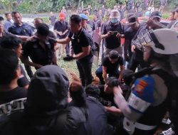 Susupi Demo May Day, Kelompok Anarko Lempari Mobil di Tol DPR