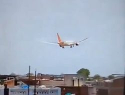 Detik-detik Pesawat Air India 171 Jatuh di Pemukiman Padat Penduduk Setelah Lepas Landas