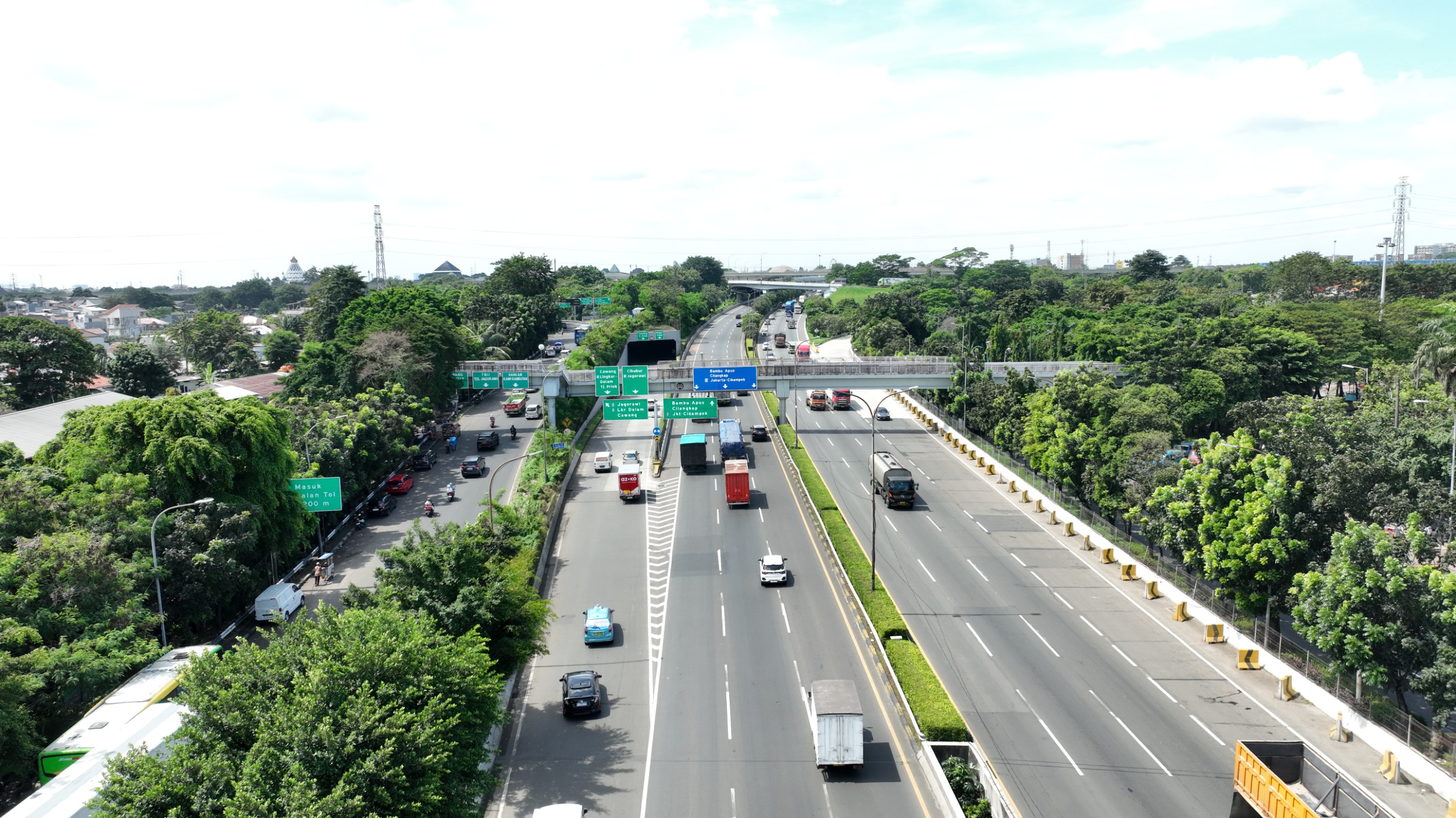 Simpang Susun Pasar Rebo di Tol JORR. Foto : Dok. Jasa Marga