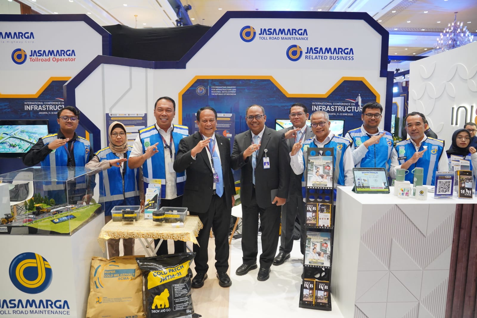 Direktur Utama Jasa Marga menyampaikan keunggulan produk preservasi Jasa Marga. Foto : Dok. Jasa Marga