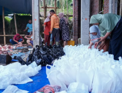 Sasar Warga Jakarta dan Pemalang, PLN EPI Bagikan 360 Paket Daging Kurban