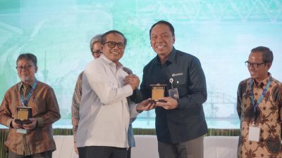 Direktur Utama (Dirut) PT Jasa Marga (Persero) Tbk Rivan A Purwantono menjadi narasumber utama dalam Forum Creative Infrastructure Financing Day (CreatIFF) 2025 di Auditorium Kementerian PU, Jakarta, Selasa (3/6/2025). (Foto : Dok. Jasa Marga)