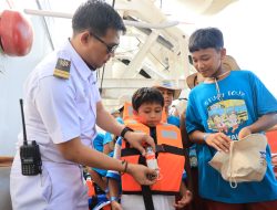 Naik Kapal Bareng PELNI! Ratusan Siswa SD Cilincing Eksplor KM Kelud