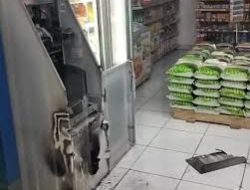 Jebol Plafon, Pencuri Bongkar ATM Minimarket di Depok Gunakan Las