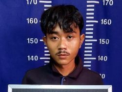 Ngamuk Minta Motor, Pemuda di Bekasi Pukuli Ibu, Tarik Kerudung, hingga Keluarkan Pisau. Ini Tampangnya!