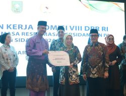 Dorong Daya Saing, 19.382  Pegiat UMK Riau Terima Sertifikat Halal Gratis dari BPJPH