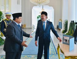 Bincang Hangat dan Senyum Lebar Warnai Pertemuan Presiden Prabowo dan PM Anwar