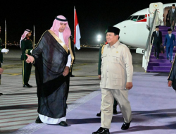 Tiba di Jeddah, Presiden Prabowo Disambut 21 Dentuman Meriam Kehormatan