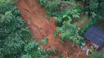 7 Warga Tertimbun Longsor di Kawasan Puncak Bogor: 3 Meninggal Dunia, 4 Selamat