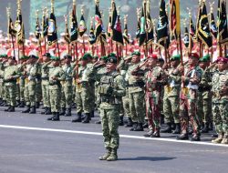 Prabowo Puji Letjen Fajar, Mantan Ajudan Jokowi yang Jadi Komandan Upacara Kehormatan Militer