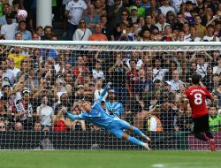 Diwarnai Bruno Fernades Gagal Penalti, MU Diimbangi Fulham