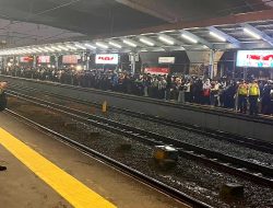 Demo di Depan Gedung DPR RI, KRL Rute Tanah Abang-Rangkas Hanya Sampai Kebayoran