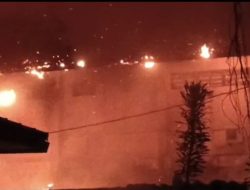 Solo Membara! Gedung DPRD Dibakar Massa Aksi Ojol