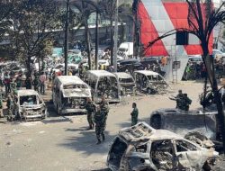 Gedung DPRD Makassar Tinggal Rangka Beton: 87 Mobil Ludes Terbakar, 4 Nyawa Melayang