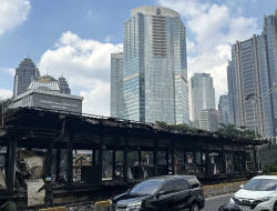 Layanan TransJakarta Dihentikan, 7 Halte Dibakar Massa Saat Demo Ricuh