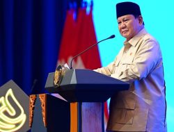 Prabowo Sindir Eks Wamenaker Noel: ‘Kalau Pakai Baju Oranye, Ingat Anak-Istri Nggak?’