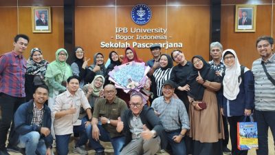 Lewat Perjuangan Berat, Dekan Fakultas Komunikasi dan Bahasa UBSI Raih Gelar Doktor di IPB