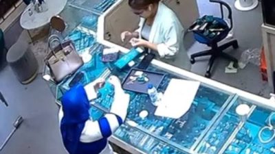 Gaya Elite Tenteng Tas Hermes, Perempuan Paruh Baya Curi Berlian di Mal Kelapa Gading