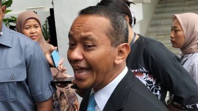 Bantah Tidak Disalami, Bahlil Sebut Hubungan dengan Gibran Tetap Solid: Duduk Sebelahan Saat Naik Whoosh