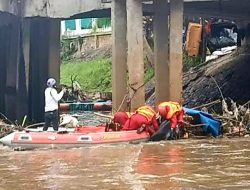 Penemuan Mayat Mengambang di Kali Ciliwung Bikin Geger Warga Matraman Jaktim