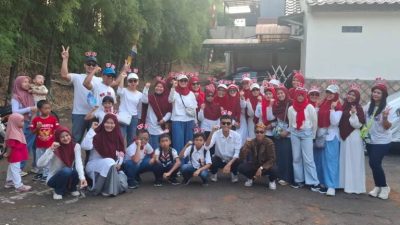Tampil Keren, Warga Nuansa Permai-Mahkota Cimanggis Ramaikan Karnaval RW 03