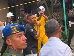 Bikin Emosi Warga, Serma TDA Acungkan Jari Tengah Saat Rekonstruksi Kasus Pembunuhan Istri
