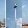 Heroik! Bocah SD Panjat Tiang 12 Meter Selamatkan Upacara HUT RI di Lampung