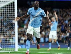 Di Lorenzo Diusir Wasit, Man City Kalahkan 10 Pemain Napoli
