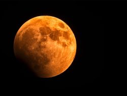 Gerhana Bulan Total Bakal Warnai Langit Indonesia 7–8 September, Ini Jam & Lokasi Terbaik Nonton