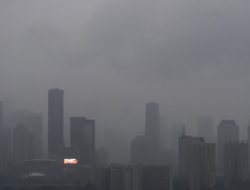 Bibit Siklon Baru Nongol, BMKG Ingatkan Cuaca Ekstrem Hantui RI Sepekan ke Depan