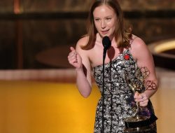 Emmy Awards 2025: Pidato Seruan Free Palestine Hannah Einbinder Kena Sensor!