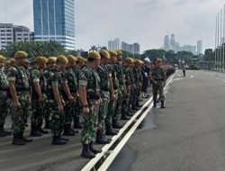 Koalisi Masyarakat Sipil Kritik Pelibatan TNI Jaga Gedung DPR: Menhan Melawan Suara Rakyat