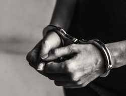 Diiming-iming Uang dan Jajanan, Kakek Bejat di Cakung Setubuhi Anak di Bawah Umur Hingga Hamil