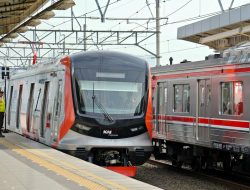 KRL Diserbu Massal Demi HUT TNI, Stasiun Juanda ‘Meledak’ Dijejali 38 Ribu Penumpang