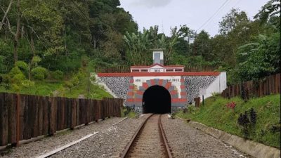 Stasiun Mrawan: Gerbang Sejarah, Alam, dan Ekonomi di Lereng Gumitir