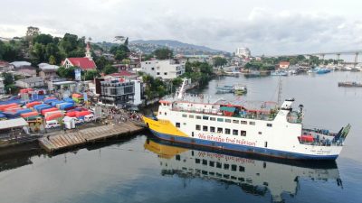 ASDP All Out! 11 Kapal Siaga di Ambon, Tiket Ferizy Bikin Antrean Raib Jelang Nataru
