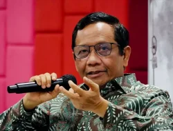 Respons Soal KPK Minta Dirinya Lapor Dugaan Mark up Proyek Whoosh, Mahfud MD: Agak Aneh