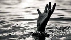 Sempat Ditegur Warga, Heboh ODGJ Nyebur ke Laut, Untung Berhasil Diselamatkan