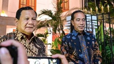 Ngobrol Hampir 2 Jam, Apa yang Dibicarakan Jokowi-Prabowo?