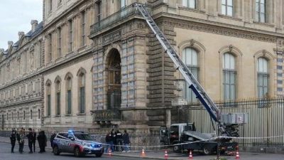Macron MURKA! Pencuri ‘Nekat’ Bobol Museum Louvre dalam 7 Menit, 8 Perhiasan Kerajaan Ratusan Miliar Raib