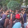 Demi Rebutan Kupon Motor dan TV Gratis, HUT TNI di Monas Ricuh, Pagar Pembatas Sampai Ambruk