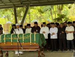 Pemakaman Rugaiya Usman Bikin Haru, Wiranto Tak Kuasa Tahan Air Mata