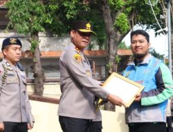 Bukan Sembarangan Ojol, Ahmad Fauzi Gagalkan Aksi Curanmor, Kapolda Kasih Penghargaan Khusus