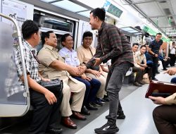 Presiden Prabowo Naik KRL dari Manggarai ke Tanah Abang: Pastikan Pelayanan untuk Pengguna Semakin Nyaman